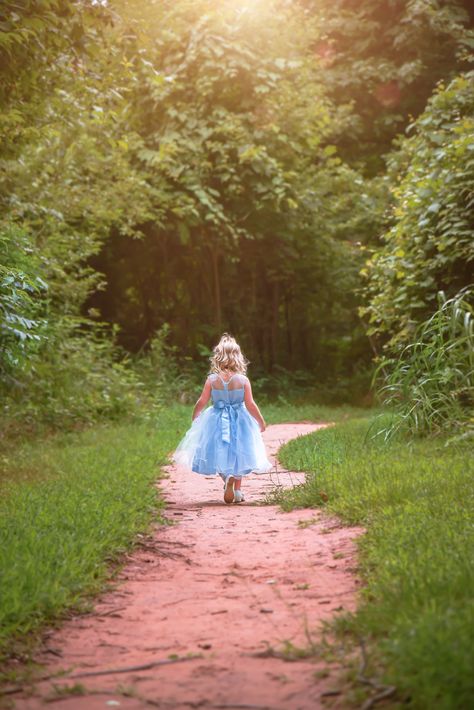 Princess Photoshoot Ideas Kids, Princess Birthday Photo Shoot, Fourth Birthday Photoshoot, Three Year Old Photo Shoot, Princess Photoshoot Ideas, 5th Birthday Photoshoot, Vivian James, Rapunzel Photoshoot, 4th Birthday Pictures