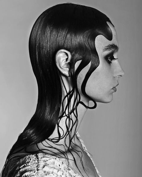 Straight Hair Editorial, Sci Fi Hair, Long Hair Editorial, Goth Editorial, Black White Editorial, Editorial Hairstyles, Hairstyles Photoshoot, Artistic Hairstyles, Alien Hair