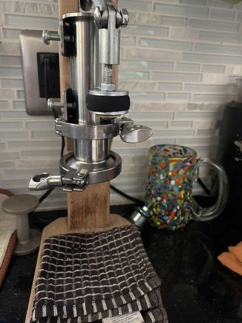 Homemade, DIY Lever-Espresso Machine. - Imgur Espresso Machine Diy, Diy Espresso, Espresso Machine Design, Coffee Machine Design, Homemade Coffee, Coffee Roaster, Metal Working Projects, Homemade Diy, Wood Worker