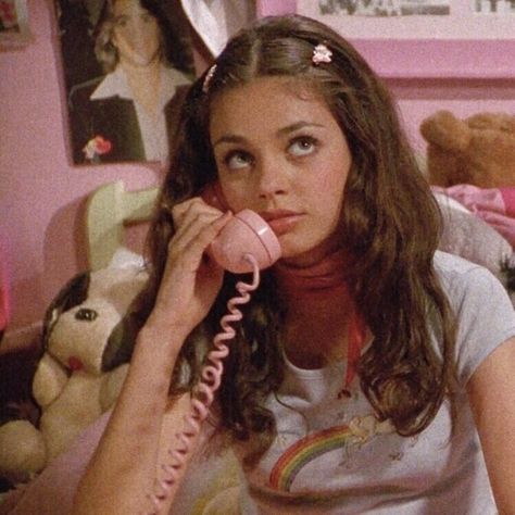 That 70s Show Aesthetic, Jackie That 70s Show, Jackie Burkhart, Aesthetic Tapestry, Date Aesthetic, 70s Show, I Have A Plan, Savage Beauty, 70s Aesthetic