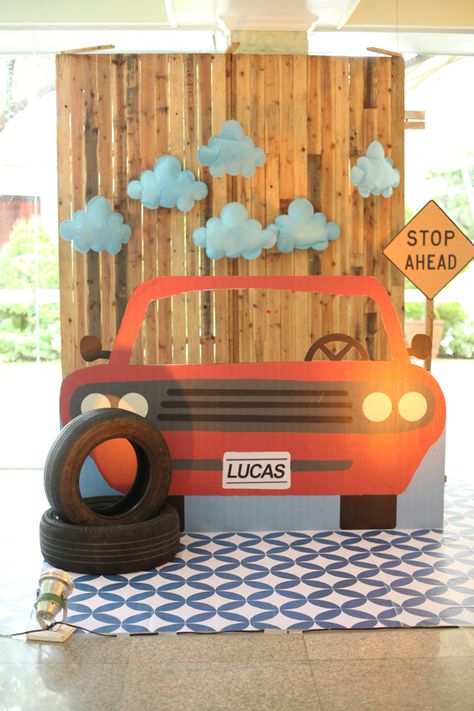 Race Car Themed Birthday Party Diy, Diy Car Photo Booth Frame, Baby Car Theme Birthday, Car Photo Booth Diy, Diy Car Theme Birthday Decor, Diy Two Fast Birthday Decorations, Car Birthday Theme For Boys, First Birthday Boy Car Themes, Diy Car Birthday Decorations