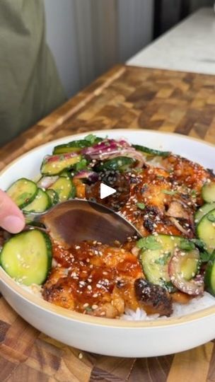 716K views · 72K reactions | Easy 30-Minute Spicy Korean BBQ Chicken Bowl with a Marinated Cucumber Salad 😭🔥

For more high protein recipes checkout my digital cookbooks or comment “cookbook” and I’ll send you the purchase link ☺️

Macros per serving with 1 cup rice per serving (x2 servings): approx 732 calories |43g P | 67g C | 33g F

For the Chicken:
	•	16 oz chicken thighs, boneless skinless
	•	Salt & Pepper, to taste 🧂
	•	1 tsp garlic powder 🧄
	•	1 tbsp Cornstarch/flour (for coating)
	•	2 tsp Avocado oil 🥑

For the Sauce:
	•	1 tbsp butter 🧈
	•	2 tbsp gochujang 🌶️
	•	1 tbsp honey 🍯
	•	3 cloves garlic, minced 🧄
	•	1/2 cup water (adjust as necessary)
	•	1 tsp sesame oil

For the Korean Cucumber Salad:
	•	2 large cucumbers, thinly sliced 🥒
	•	1/2 red onion, thinly sliced 🧅
	•	1/ Bbq Chicken Bowl, Chicken Thighs Boneless Skinless, Korean Cucumber Salad, Korean Cucumber, Korean Bbq Chicken, Chicken Rice Recipes, Korean Chicken, Spicy Korean, Lunch Bowl