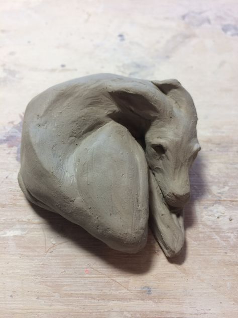 Raku Sculpture Ideas, Creature Sculpture, Sculpture Animal, Sculpty Projects, Ceramic Dog Sculpture, Ceramic Dog, Animal Sculpture, Dog Sculpture, Ceramic Animals