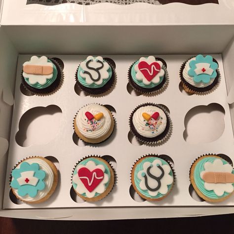 Nurses Day Cupcakes, Nurse Graduation Cupcake Ideas, Nursing Cupcakes Ideas, Nurse Graduation Cupcakes, Nurses Week Cupcakes, Nurse Cupcakes Ideas, First Day New Job, Nurse Cupcakes, Medical Themed Parties