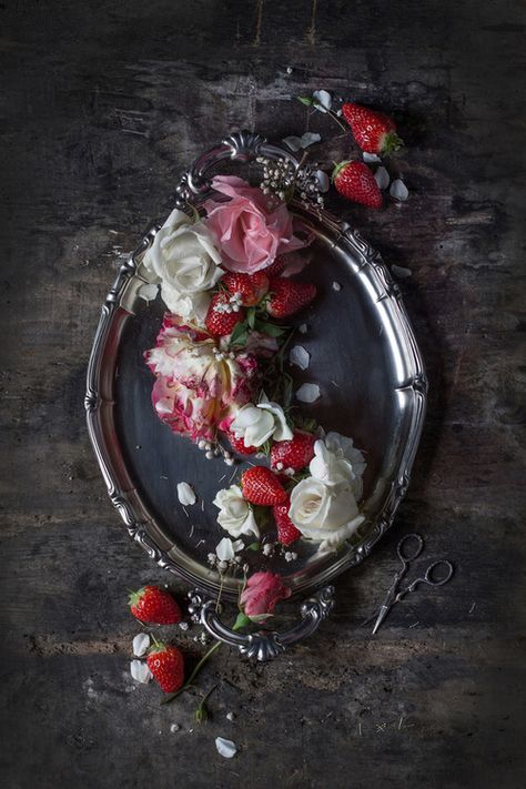 Roses and strawberries, silver tray Roses And Strawberries, Strawberry Pistachio, Cake Bouquet, Natural Cooking, Three Roses, Dark Food Photography, Dessert Photography, Beautiful Desserts, Rose Cake