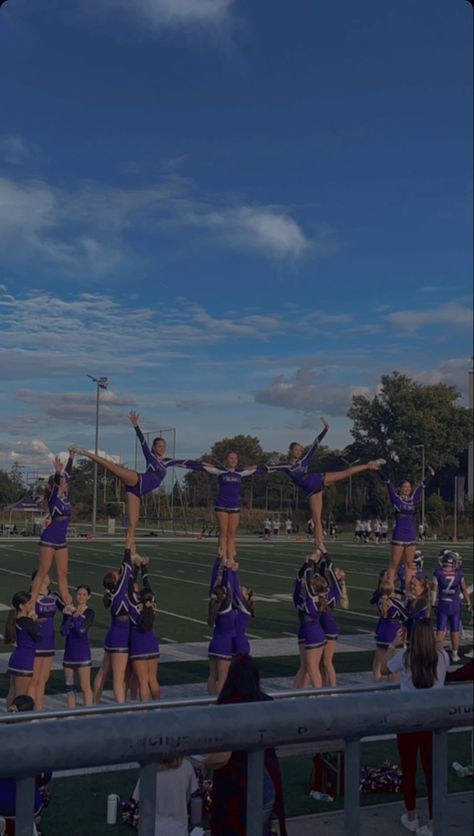 Cheerleading Pyramid High School Pyramids Cheer Stunts, Cheer Stunts Pyramids, Highschool Cheer Pyramids, 4 Stunt Group Pyramid, Pyramid Stunts, Flag Cheerleading, Cheer Pyramids High School, Cheerleader Pyramid, Cheer Formations