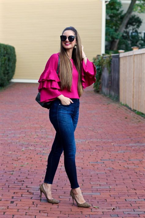 La Mariposa by Rachel Murray-Crawford | Boston-based bilingual style & fashion blog - Part 4 Fashion Tops Blouse, Outfit Jeans, Instagram Outfits, Looks Chic, Pink Shirt, Modern Fashion, Outfits Casuales, Fashion Tops, Jean Outfits