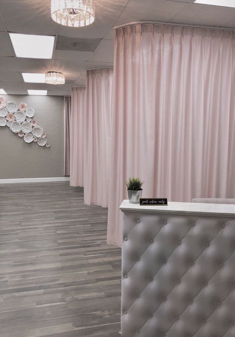 Beauty Salon Partition Design, Pink White And Gold Beauty Salon, Lash Room Curtains, Lash Shop Interior, Lash Lounge Ideas, Lash Room Storage Ideas, Lash Salon Ideas Interior Design, Eyelash Salon Decor, Lash Bar Ideas Interior Design