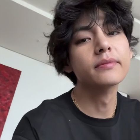 Tae Icon, Im Falling For You, I Fall To Pieces, Taehyung Icon, Im Falling, Baby Bear, Kim Seokjin, Kim Taehyung, Black Hair