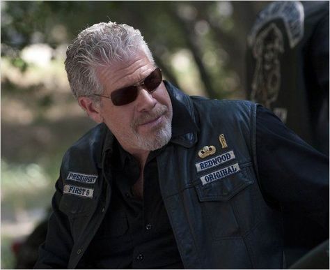 Ron Perlman from Sons of Anarchy Clay Morrow, Kim Coates, Ron Perlman, Danielle Bradbery, Les Sons, Jax Teller, Becoming A Father, Boy Meets World, Charlie Hunnam