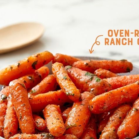 Grimmway Farms on Instagram: "Carrots 🤝 Ranch⁠
⁠
We've got just the snack for a fun twist on National Ranch Day! These Oven-Roasted Ranch Carrots are a cinch to make and seasoned to perfection. 😋 Check out our stories for the step-by-step recipe or visit our link in bio!" Ranch Carrots, Veggie Side Dishes, Veggie Sides, Side Dishes, Carrots, Link In Bio, Step By Step, Oven, Twist