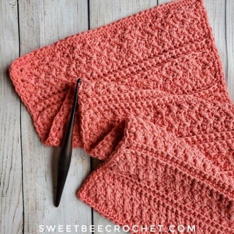 Valentines Crochet Ideas, Hand Towel Crochet, Crochet Hand Towel, Crochet Towels, Crochet Bathroom, Towel Crochet, Crochet Washcloths, Crochet Kitchen Towels, Bee Crochet