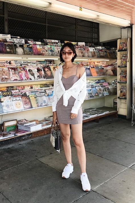 minidress and sneakers Summer Outfits With White Sneakers, White Sneakers Women Outfit, Outfits With White Sneakers, Singapore Outfit, White Shoes Outfit, Tennis Shoe Outfits Summer, Dress And Sneakers Outfit, Sneakers Outfit Summer, White Sneakers Outfit