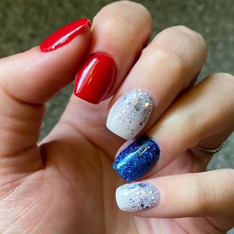 Americana Nail Art, Patriotic Dipped Nails, Patriotic Almond Nails, Fourth Of July Nails For Kids, 4th Of July Glitter Nails, 4th Of July Nails For Kids, Fourth Of July Nails Glitter, 4th Of July Nails Glitter, Patriotic Dip Nails