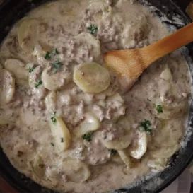 Potato Stroganoff Hamburger, Hamburger Helper Potato Stroganoff, Potato Stroganoff Recipe, Potatoes Stroganoff, Potato Stroganoff, Copycat Hamburger Helper, Hamburger Helper Stroganoff, Stroganoff Slow Cooker, Hamburger Stroganoff