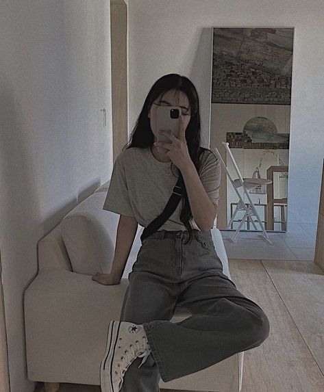 Grey Shirt Black Pants, Comfy Cute School Outfits, Outfit Ideas Soft, Pastel Wardrobe, Lake Aesthetics, Summer Fall Outfit, Interior Nature, Cute School Outfits, Ethereal Garden