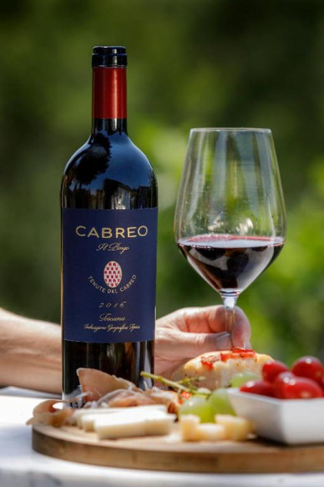 Since 1982, Cabreo has expressed the perfect harmony between tradition, innovation and suitability for the territory in which it is born: Greve in Chianti. This wine is the result of a careful blend of Merlot, Cabernet Sauvignon and Sangiovese, which respectively give softness, strength and elegance, and of a long aging in small French oak barrels. Wine Basics, Vintage Notes, Greve In Chianti, Wine Knowledge, Scrumptious Food, Food Pairing, Dried Berries, Wine Quotes, How To Say