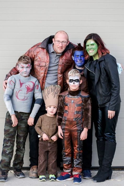 Guardians of the Galaxy Group Family Costume Guardians Of The Galaxy Costume, Galaxy Costume, Jurassic Park Costume, Modest Halloween Costumes, Family Halloween Costume Ideas, Fam Goals, Star Wars Halloween Costumes, Family Halloween Costume, Star Wars Halloween