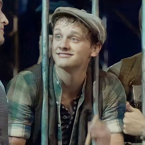 Racetrack Newsies Broadway, Racetrack Higgins Aesthetic, Newsies Fanart Ships, Ben Cook Newsies, Newsies Videos, Race Newsies, Racetrack Newsies, Ben Tyler Cook, Racetrack Higgins