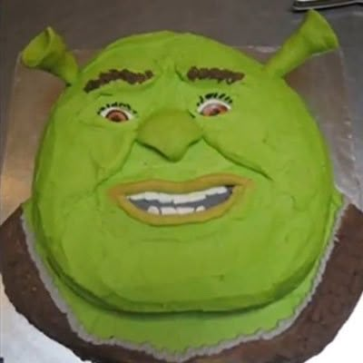 Birthday cake depicting a beautiful representation of Shrek. Get out of my swamp! Weird Cakes, Goofy Cake, Ugly Cake, Shrek Cake, Cursed Cakes, Bad Cakes, Shrek Party, Funny Cakes, Ugly Cakes