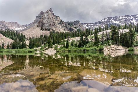 Discover 17 of the best hikes near Salt Lake City, which offers easy access to the beautiful Wasatch Mountains. Salt Lake City Hikes, Colorado Waterfalls, Backpacking Backpack, Utah Vacation, Visit Utah, Best Campgrounds, Mountain Lakes, Utah Hikes, Lake Photos