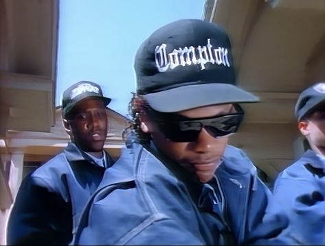 Eazy-E 🖤 Eazy E Black And White, G Funk Aesthetic, 2000s Rappers Aesthetic, Album Covers 90s, Eazy E Pfp, 2000s Rappers, Nwa 90s, Eric Wright, N.w.a Straight Outta Compton