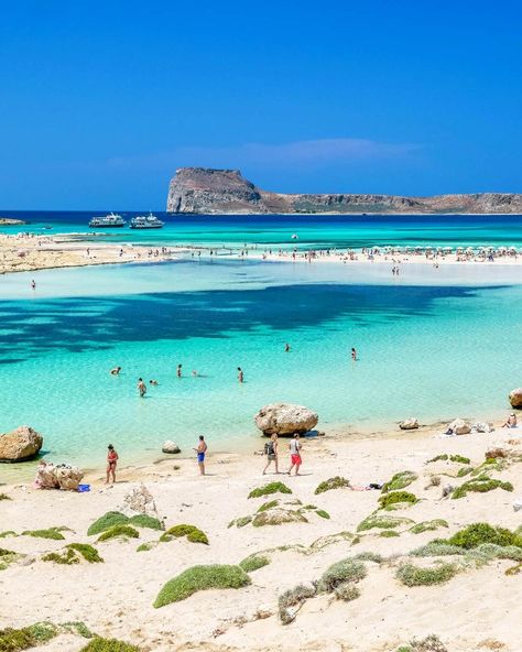 Balos Beach Crete, Greek Travel, Crete Greece, Voyage Europe, Samos, Beaches In The World, Vacation Places, Beautiful Places To Travel, Greece Travel