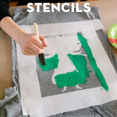 How to make freezer paper stencils. A fun and cute way to make your own tshirts! #freezerpaper #DIY Burlap Table Runner Diy, T Shirt Stencils, Fabric Spray Paint, Canvas Gift Bag, Freezer Paper Stenciling, Polka Dot Chair, Stencil Fabric, Diy Monogram, Diy Disney Shirts