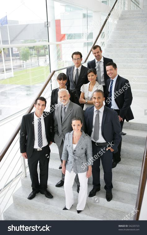 Group Photo Corporate, Staircase Group Photoshoot, Professional Group Photos Business, Office Group Photo, Business Shooting, Group Photoshoot, Group Photo Poses, Group Picture Poses, Work Photos