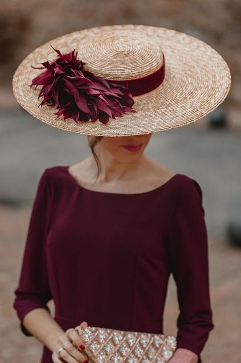 2024's Top Hat Styles: Beret, Fedora, Bucket & More for Classy Women Hat Outfit Ideas, Classy Looks, Parisian Look, Occasion Hats, Hat Outfit, Hat Styles, Bridal Hat, Soft Tailoring, Elegant Hats