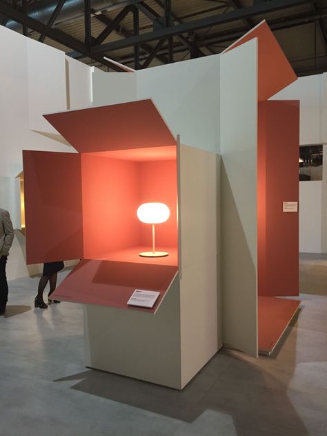 Box Exhibition Design, Furniture Expo Stand Design, Modular Stand Design, Art Exhibition Design Ideas, Pop Up Art Gallery Ideas, Art Exposition Ideas, Display Stand Design Ideas, Exbition Design, Expo Stand Design Ideas