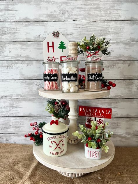 Hot Coco Bar Set Up, Christmas Tiered Tray Ideas Hot Cocoa, Hot Cocoa Tiered Tray Ideas, Hot Cocoa Centerpiece, Hot Chocolate Christmas Decor, Hot Cocoa Display, Hot Cocoa Station Ideas, Hot Cocoa Tiered Tray Decor, Mini Hot Cocoa Bar