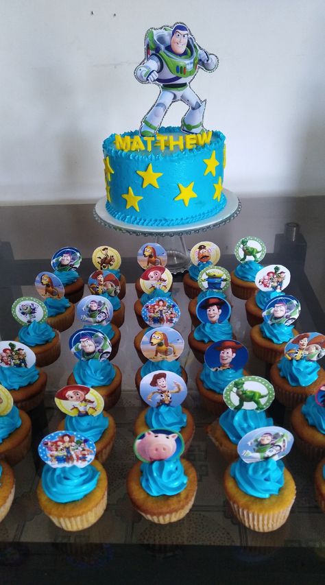 Cupcakes Toy Story, Toy Story Decorations, Toy Story Birthday Cake, Cupcake Toy, Toy Story Cupcakes, Toy Story Birthday, Toy Story Party, Cake Decorating Tutorials, 6th Birthday Parties