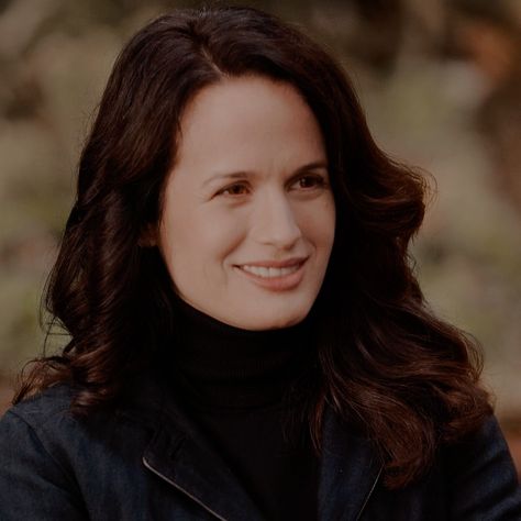 Esme Cullen, Elizabeth Reaser, Marauders Dr, The Marauders, Jon Snow, Movies And Tv Shows, Movie Tv, Harry Potter, Songs