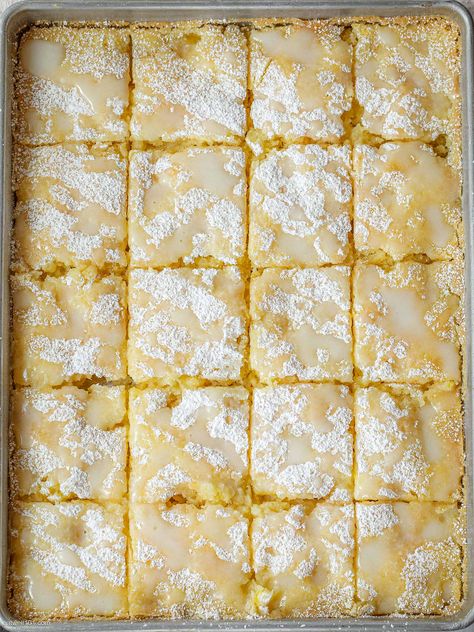 Easy Sheet Pan Desserts, Pineapple Bars, Potluck Recipes Dessert, Bars With Coconut, Drizzle Recipe, Summer Potluck Recipes, Potluck Dessert, Blueberry Crumb Bars, Berry Cobbler Recipes