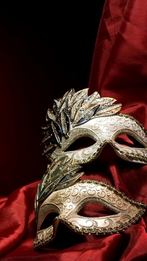 Masquerade Party Aesthetic, Masquerade Mask Aesthetic, Masquerade Aesthetic, Red Masquerade Mask, Red Wallpapers, Mask Photography, Masquerade Ball Party, Art Of Noise, Opera Mask