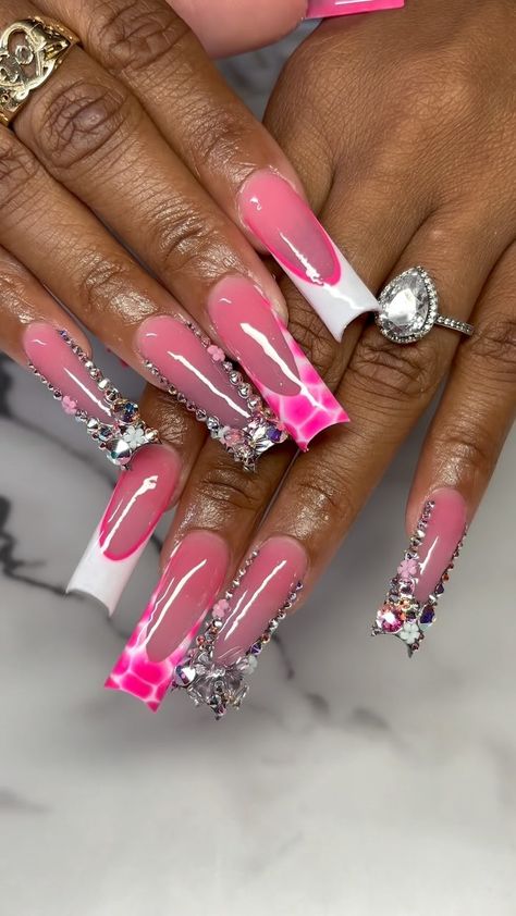 ✨ 𝐓𝐡𝐞 𝐍𝐚𝐢𝐥 𝐓𝐞𝐜𝐡 ✨ | 😶‍🌫️🦋💙🫧💎🩵 | Instagram Nail Tech Ideas, Nail Tech Nails, Nail Tech Instagram, Nail Sets, Birthday Nails, Nail Tech, Nail Inspo, Vision Board, Hot Pink