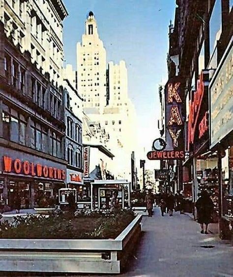 Downtown providence in the 70s, look at Woolworth my mom told me about that place when she was a kid shopping downtown. Man I must of been fun growing up seeing all those stores back then. Downtown Providence, Rhode Island History, New England States, Providence Rhode Island, Providence Ri, Island Home, City Buildings, The 70s, Vintage Pictures