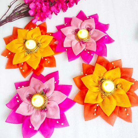 Rangoli Mid 9 inch With 6 t-light DM us for more details or WhatsApp us on 9867422790 Decoration Things, Diya Decoration, Diy Christmas Party, Ankle Bracelets Diy, Diy Fabric Jewellery, Marriage Ideas, Diwali Craft, Diwali Diy, Fabric Jewellery