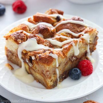 Vanilla Rum Sauce, Homemade Dessert Bread, Bread Pudding Recipe With Vanilla Sauce, Brioche Bread Pudding, Best Bread Pudding Recipe, Rum Sauce, Old Fashioned Bread Pudding, Vanilla Rum, Homemade Pudding