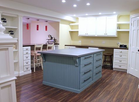 Craft room Craft Island, Scrapbooking Rooms, Organize Crafts, Sewing Studios, Basement Craft Rooms, Craftroom Ideas, Craft Tables, Craft Spaces, Indoor Ideas