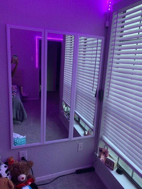 Dope Room Ideas, Baddie Decor, Baddie Room Ideas Aesthetic, Room Baddie, Big Mirror In Bedroom, House Room Design, Baddie Room Ideas, Bedroom Baddie, Baddie Bedroom