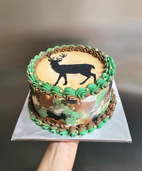 Hunting Cake Ideas, Camo Birthday Cakes, Blaise Harry Potter, Deer Hunting Cake, Fishing Cakes, Hunting Birthday Cakes, Camo Cakes, Deer Hunting Birthday, Camo Cake