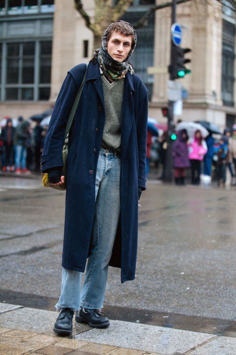 Navy Coat Street Style, Long Coat Outfit Men, Mens Scarf Outfit, Men Scarf Outfit, Coat Outfits Men, Coat Men Outfit, Navy Coat Outfit, Coat Outfit Men, Scarf Outfit Men