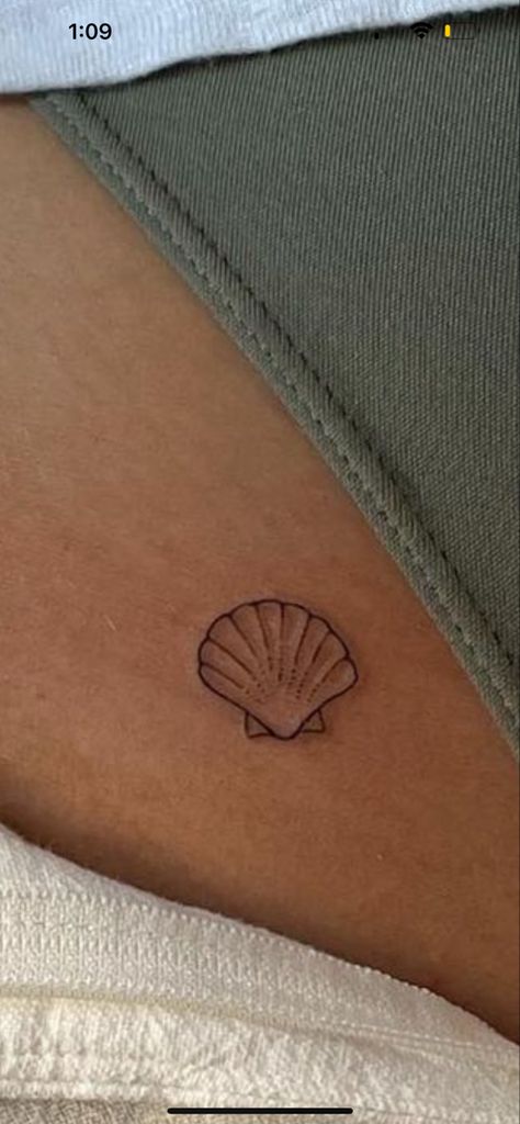 Conch Shell Tattoo, Shell Tattoo, Shell Tattoos, Waist Tattoos, Rib Tattoo, Conch Shell, Tattoo Placement, Skin Art, Future Tattoos