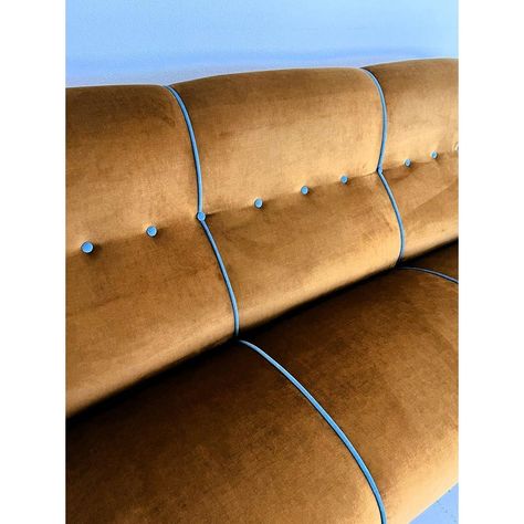 Settee sofa