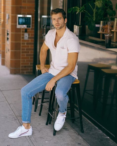 Taylor Phillips on Instagram: “Firm believer that you can never have too many pairs of white sneakers 👟 been a fan of the super casual look lately and I love these 1980s…” Adidas Continental Outfit, Adidas Continental 80 Outfit Men, Adidas Continental 80 Outfit, 80s Fashion Men Outfits, Adidas Outfit Men, 80s Fashion Men, Adidas Continental 80, Adidas Continental, Continental 80