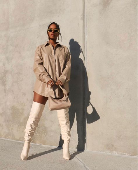 Nude Boots Outfit, Cream Boots Outfit, White Thigh High Boots, Long Boots Outfit, Thigh Boots Outfit, Brown Thigh High Boots, Thigh High Boots Outfit, Boss Lady Outfit, White Boots Outfit