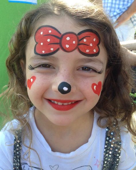 Minnie Mouse Face Painting, Painting Mickey Mouse, Mouse Face Paint, Disney Face Painting, Frozen Face Paint, Easy Face Painting Designs, Girl Face Painting, Carnival Ideas, Tema Disney