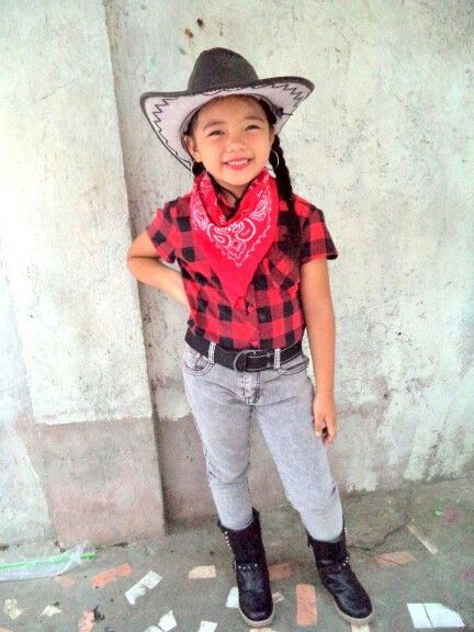 Dress Like A Cowboy For School, Western Wear Spirit Week, Quebradita Outfit, Wild West Outfits, Diy Girls Costumes, Cowgirl Halloween Costume, Spirit Week Outfits, Cowboy Costume, Cowgirl Costume